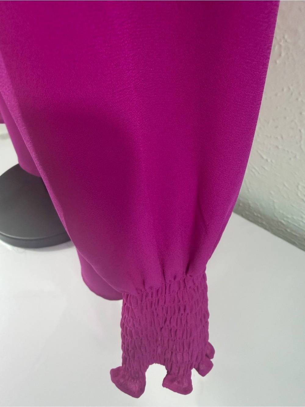 Chaus Women’s Large Fuchsia V-Neck Long Sleeve Blouse Smocked Cuffs - Picture 5 of 9
